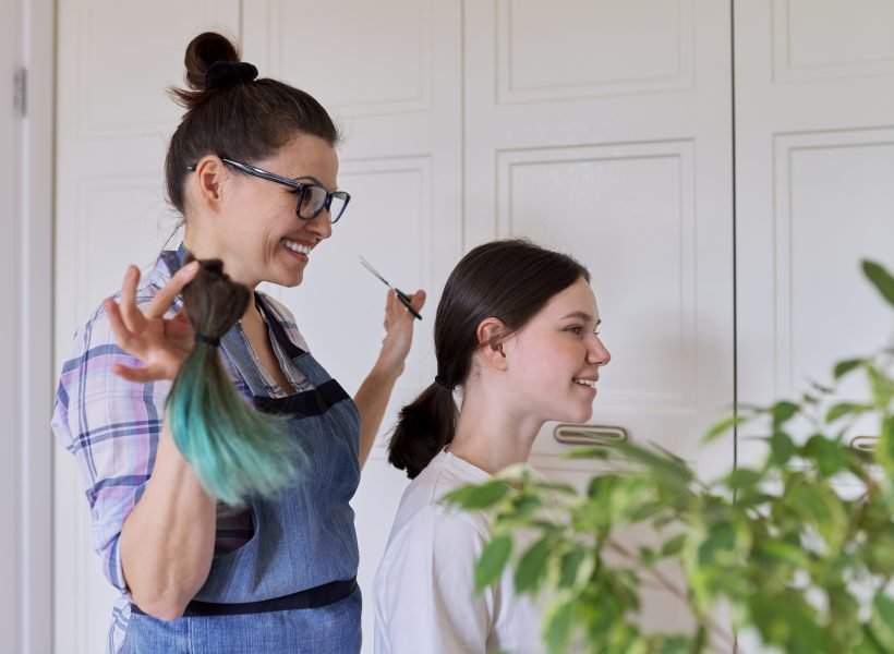Il lavoro di un hair stylist freelance: versatilità, libertà e opportunità uniche